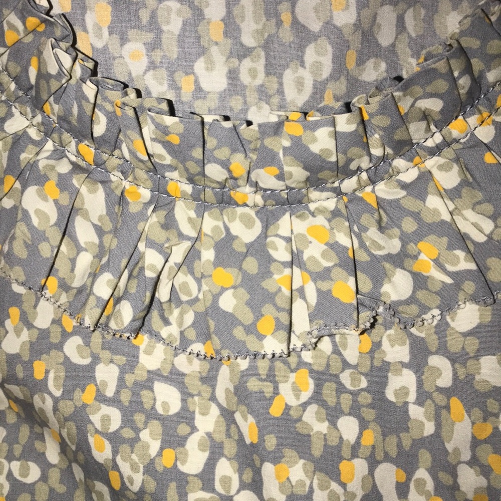 Ruffle neckline top - Picture 2 of 2
